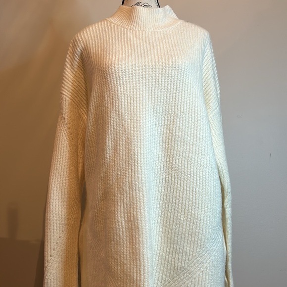 Old Navy Cream Sweater, Women's XL - Picture 7 of 14